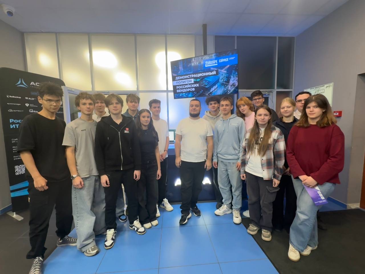 1kE5CTILRUuQW32jEDpwS nrF14g 6XTbrrSwZn6CvyV16vGbYR9r T5J2pCJjR hpUoBDUBwTAyVMUHwTb26oH3